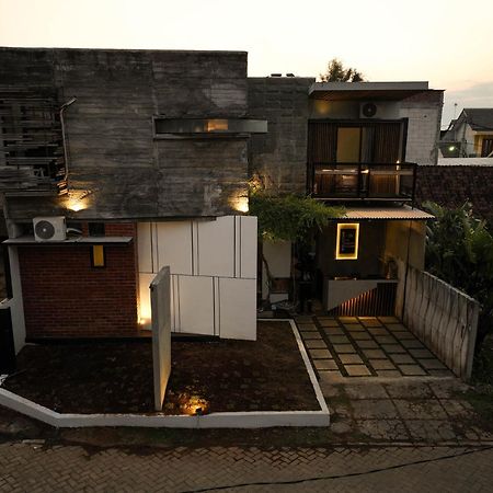 Happy House Bnb Bromo Backpacker Проболинго Екстериор снимка