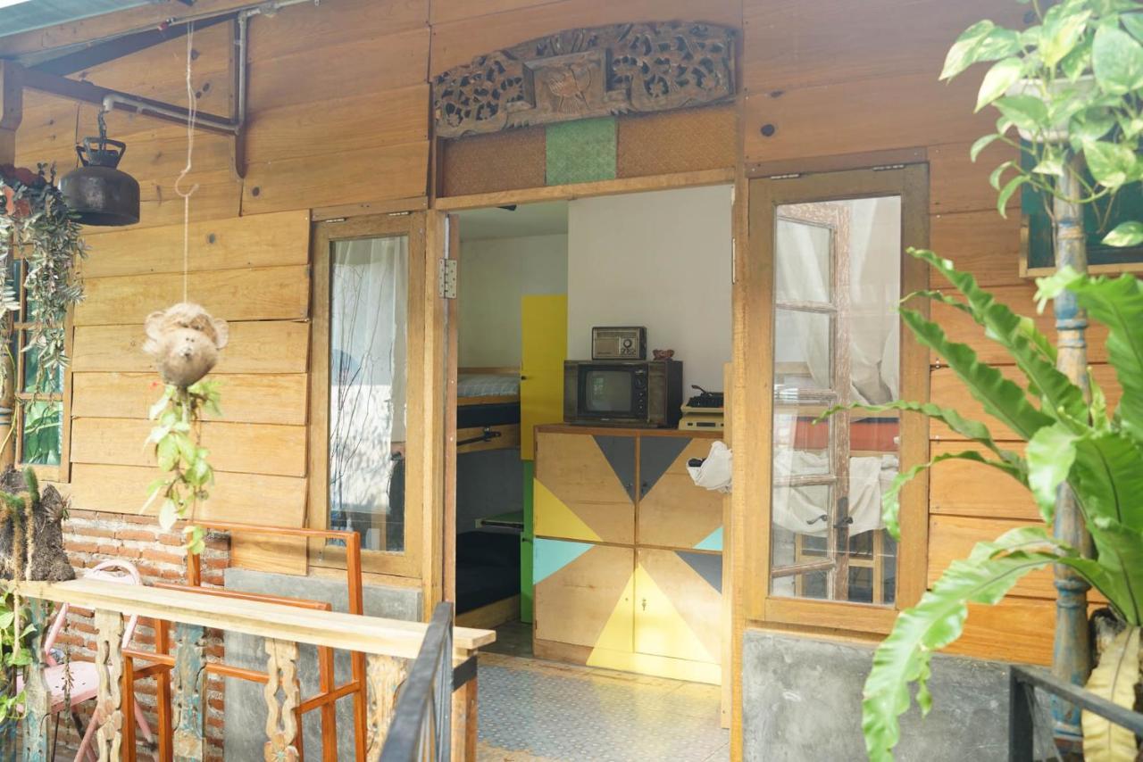 Happy House Bnb Bromo Backpacker Проболинго Екстериор снимка