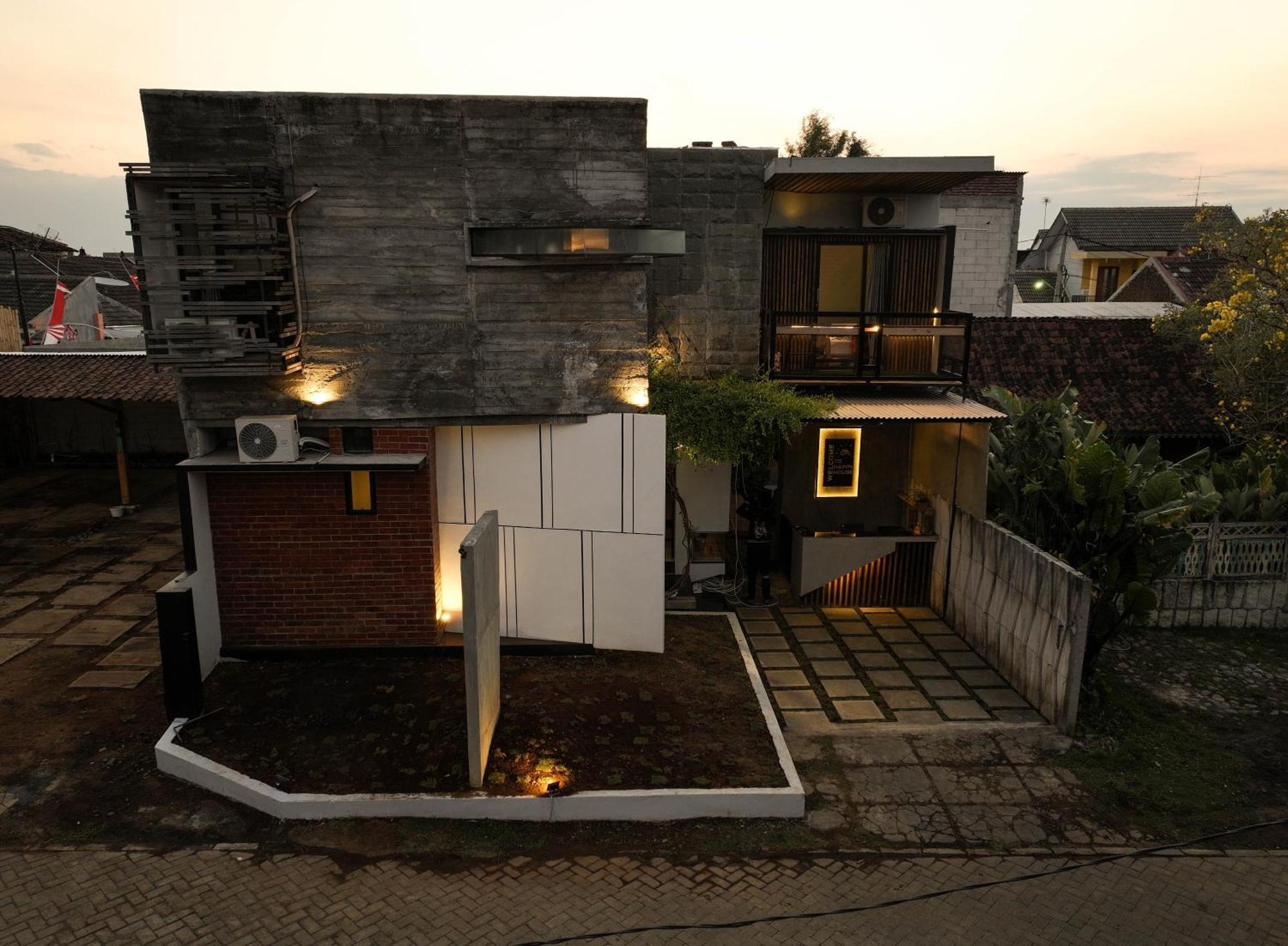 Happy House Bnb Bromo Backpacker Проболинго Екстериор снимка