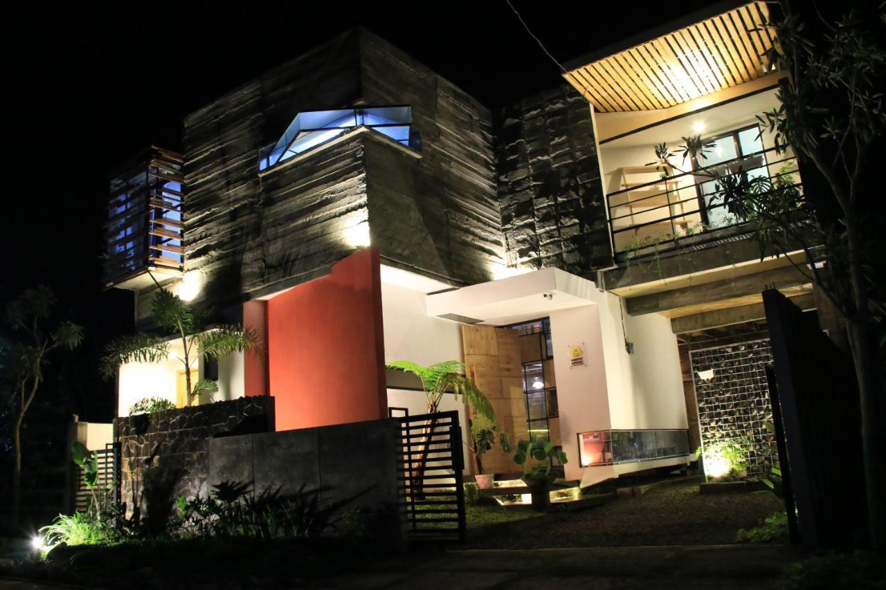 Happy House Bnb Bromo Backpacker Проболинго Екстериор снимка